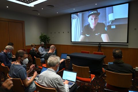 Mathieu van der Poel twijfelt of klimmetje in 1e Giro-etappe steil genoeg is voor roze trui