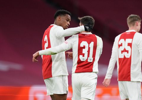 De wissels van Ajax spelen met de amateurs van Excelsior Maassluis