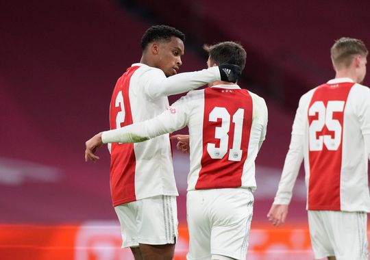 De wissels van Ajax spelen met de amateurs van Excelsior Maassluis