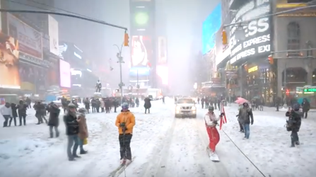 EPISCH! 'Urban wintersport' door de straten van New York (video)
