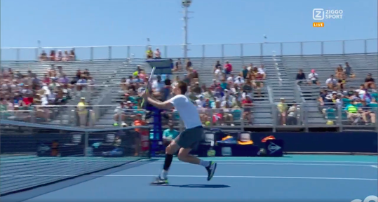 🎥 | Zien! Alexander Bublik 'smasht' bal met zijn grip