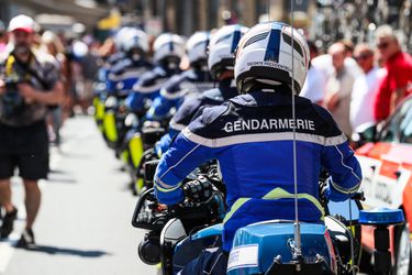 Politie 'overvalt' wielerbond KNWU: wielerwedstrijden gaan niet door
