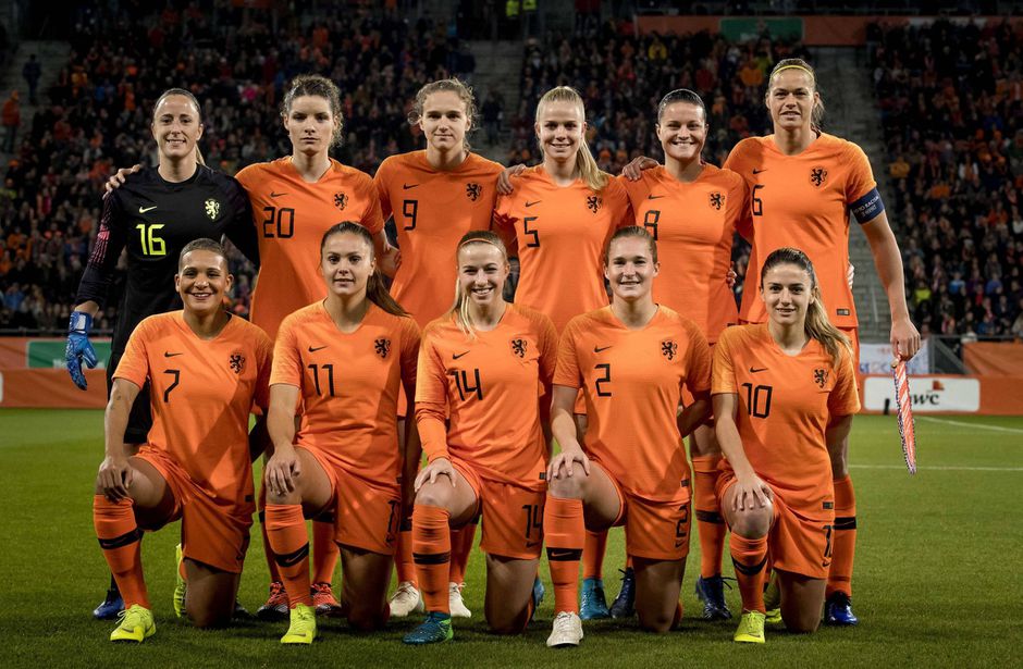Ex-internationals over Oranjevrouwen: ‘Ik mis de chemie en het vuur’