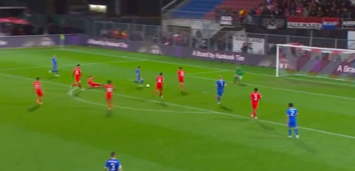 AZ verslaat Vaduz met minimaal verschil en is door naar volgende Conference League-ronde