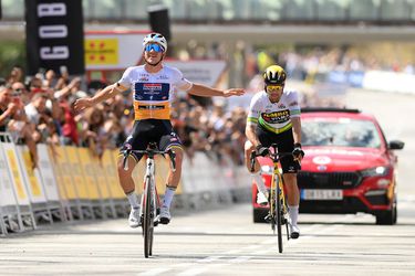 🎥 | Remco Evenepoel schrijft 2e dagsucces bij in Ronde van Catalonië, maar Primoz Roglic (Jumbo-Visma) pakt eindzege