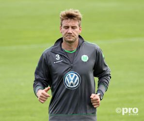 Dutje kost Lord Bendtner 50 euro per minuut