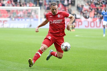 🎥 | Opnieuw nederlaag voor Mark van Bommel met Antwerp: koploper Genk loopt uit