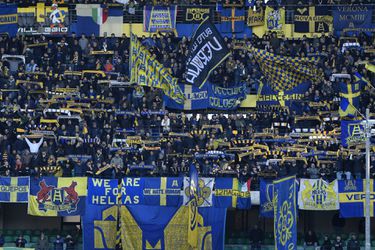 Walgelijk spandoek bij Hellas Verona roept op tot Russische invasie van Napels