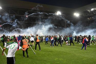🎥​ | Recordkampioen van Frankrijk Saint-Étienne verliest finale van Auxerre en degradeert uit Ligue 1
