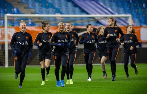 Oranje Leeuwinnen speelt oefenduel tegen jongensteam