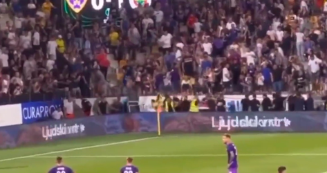 🎥 | Twente-fans, kalm aan: fans van Maribor en Fenerbahçe clashen op de tribunes