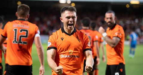 Enige mooie aanval van de avond is AZ direct fataal: nederlaag in Schotland