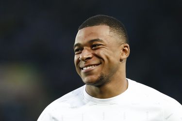 Definitief: Kylian Mbappé blijft bij PSG en wijst Real Madrid af