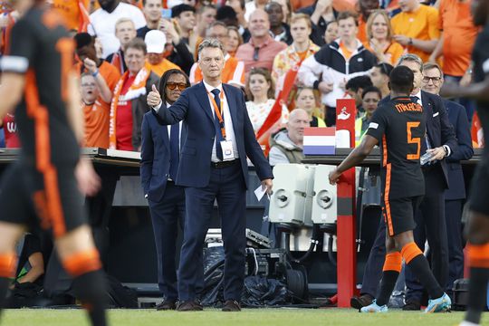 Van Gaal niet blij met treuzelende Teze, wel met winnende goal: 'Was zo afgesproken'