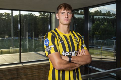 Vitesse heeft broodnodige versterking binnen: club huurt aanvaller van Wolfsburg