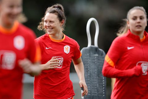 Topschutter Fenna Kalma maakt toptransfer: van FC Twente naar CL-finalist