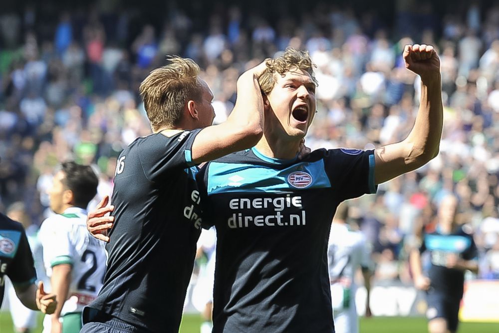 Cocu promoveert 3 talenten naar eerste elftal PSV: 'Jongens met potentie'