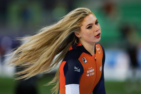 Jutta Leerdam heeft last van nepper op Twitter: 'Rapporteren jullie het aub?'