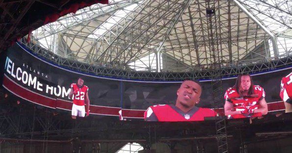 Atlanta Falcons showt hypermodern videoscherm in nieuw stadion (video)