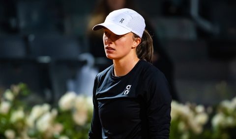 Balen! Swiatek kan titel in Rome niet verdedigen: met beenblessure naar huis