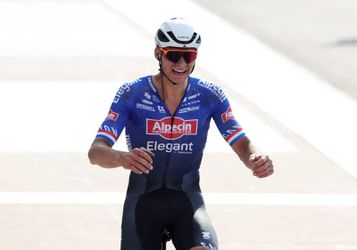 Mathieu van der Poel had goede benen én geluk nodig bij Parijs-Roubaix: 'Ik had allebei'