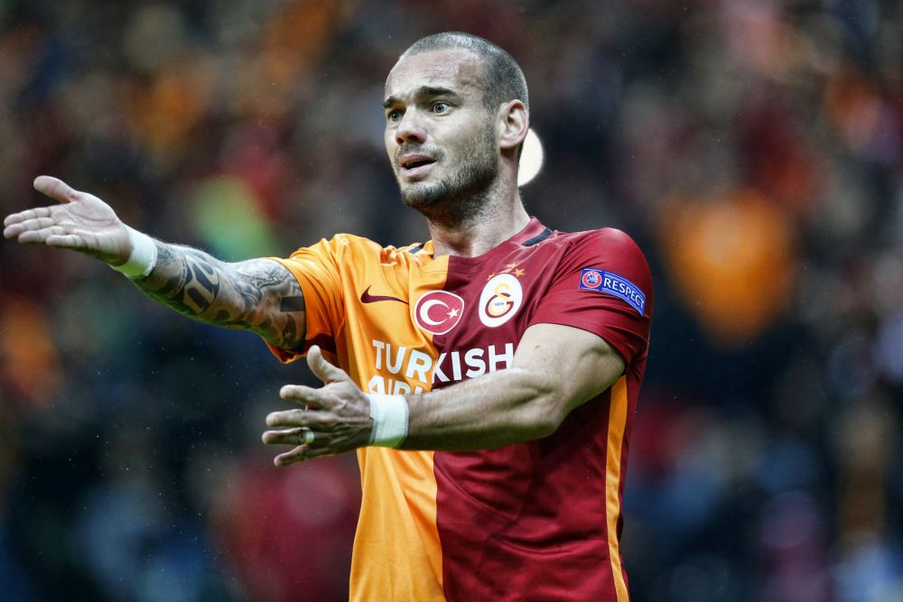 Sneijder moet boete van 2 miljoen euro betalen: 'Galatasaray treitert Wesley weg'