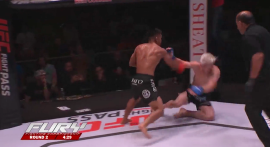 🎥 | Ongekend: MMA-belofte Joshua Van geeft tegenstander gigantisch pak slaag