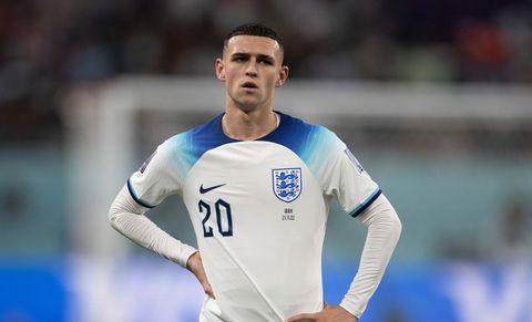 Dit zijn de opstellingen van Wales en Engeland: Southgate husselt een hoop