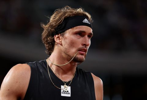 Alexander Zverev houdt flinke blessure over aan halve finale Roland Garros: meerdere banden in voet gescheurd