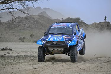 Zonde! Autocoureur Erik van Loon komt net tekort voor etappezege in Dakar Rally
