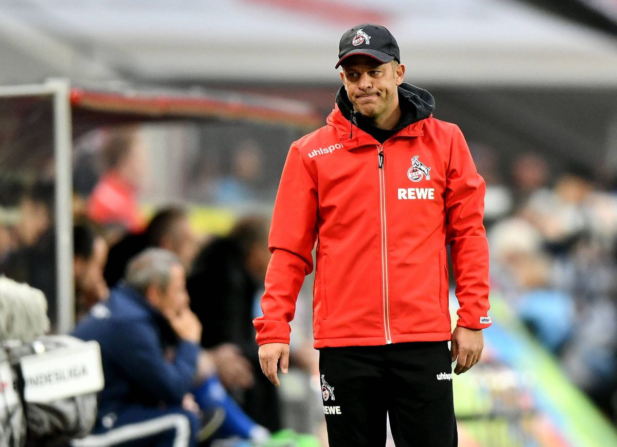 Koploper FC Köln raakt helemaal in paniek en ontslaat trainer vlak voor cruciale fase