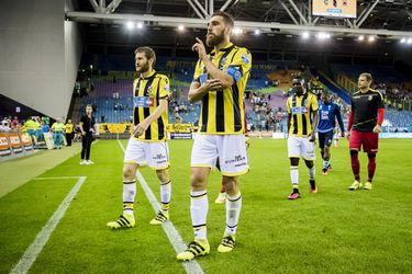 Vitesse ziet 12 internationals uitvliegen