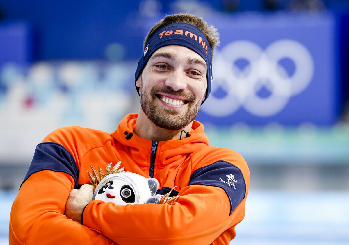 Kjeld Nuis dacht tijdens gouden 1500 meter-rit alleen aan Ireen Wüst: 'Dat had zij ook'