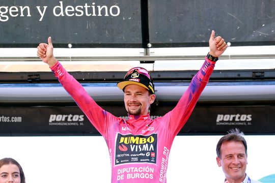 Primoz Roglic kent een goede voorbereiding voor Vuelta: wint loodzware bergrit Ronde van Burgos