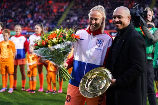 TV-gids: op deze zender kijk je naar de Oranje Leeuwinnen tegen België
