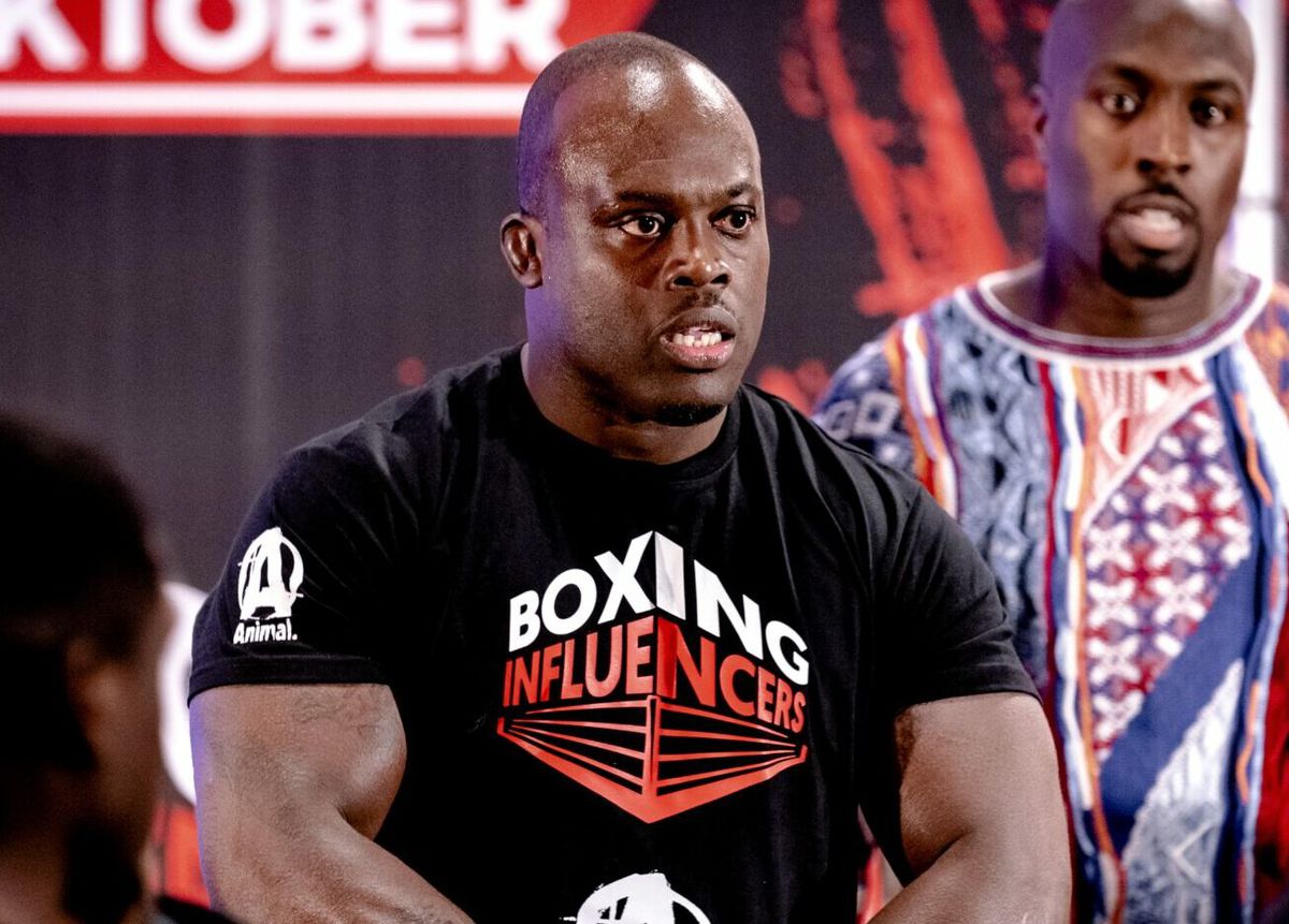 Streep door Bellator-gevecht Melvin 'No Mercy' Manhoef na opgelopen blessure bij verijdelen inbraak