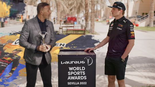 Grappig: Mercedes-Benz sponsort Laureus Award die Max Verstappen won