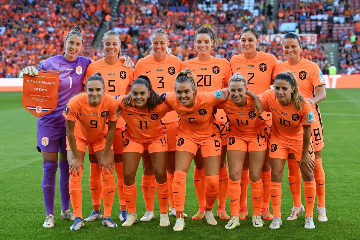 Corona op het EK: Oranje Leeuwinnen mijden vrienden en familie op tribunes