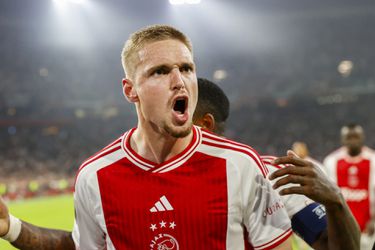 Ajax worstelt zich na foutenfestival naar punt tegen Marseille in Europa League