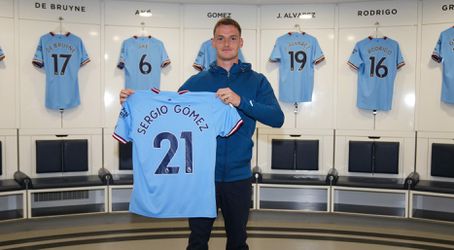 Sergio Gómez gaat met rugnummer van zijn grote idool spelen bij Manchester City