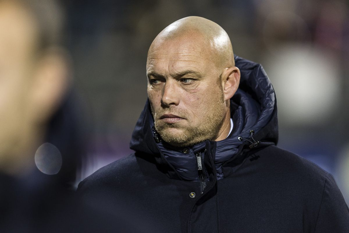 Willem II zet trainer Kevin Hofland op straat na verloren derby tegen NAC