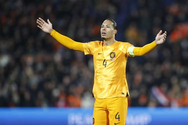 🎥 | Marco van Basten en Ruud Gullit fileren Virgil van Dijk opnieuw: 'Hij maakt lawaai, maar zegt niks'