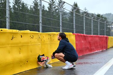 Wauw! Pierre Gasly trommelt al het personeel op om Dilano van 't Hoff en Anthoine Hubert te eren