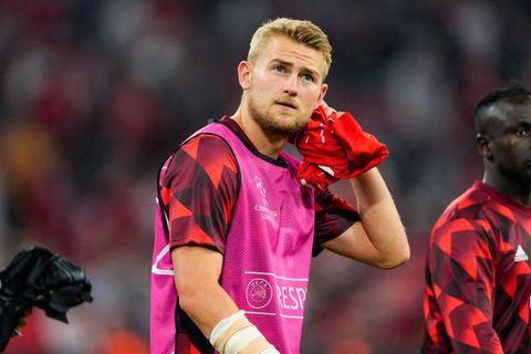Goed nieuws voor Matthijs de Ligt? Bayern München-concurrent loopt spierscheuring op