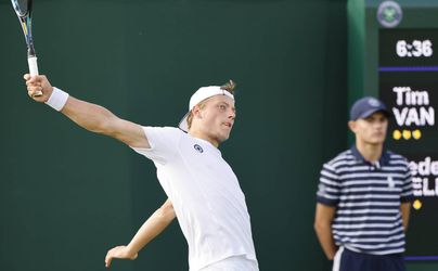 Blije Van Rijthoven geniet bij Wimbledon-debuut: 'Zo'n mooie ambiance'