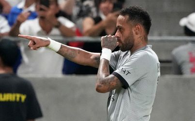 'Neymar moet 4 weken voor WK begint naar Spaanse rechtbank vanwege corruptiezaak'