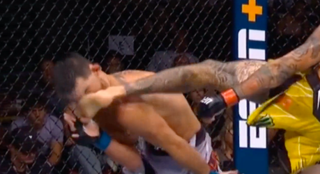 🎥 | Holy shit! Chito Vera schopt Cruz keihard KO én een gebroken neus
