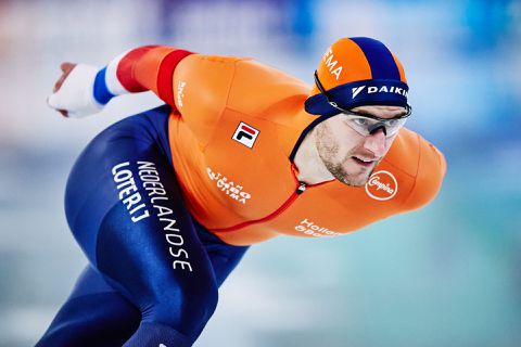 Jordan Stolz (18) ook fenomenaal op 1000 meter, Thomas Krol pakt zilver