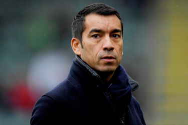 Van Bronckhorst: 'Feyenoord is een club waar het soms best moeilijk werken is'