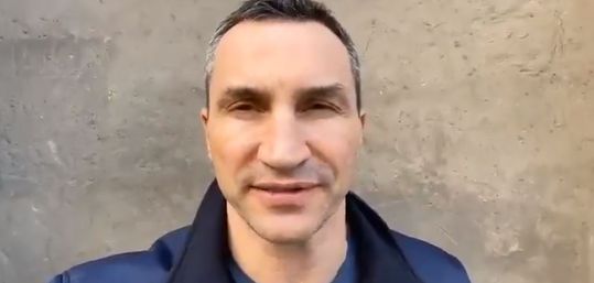 🎥 | Vladimir Klitschko spreekt in videoboodschap Oekraïens voetbalelftal toe